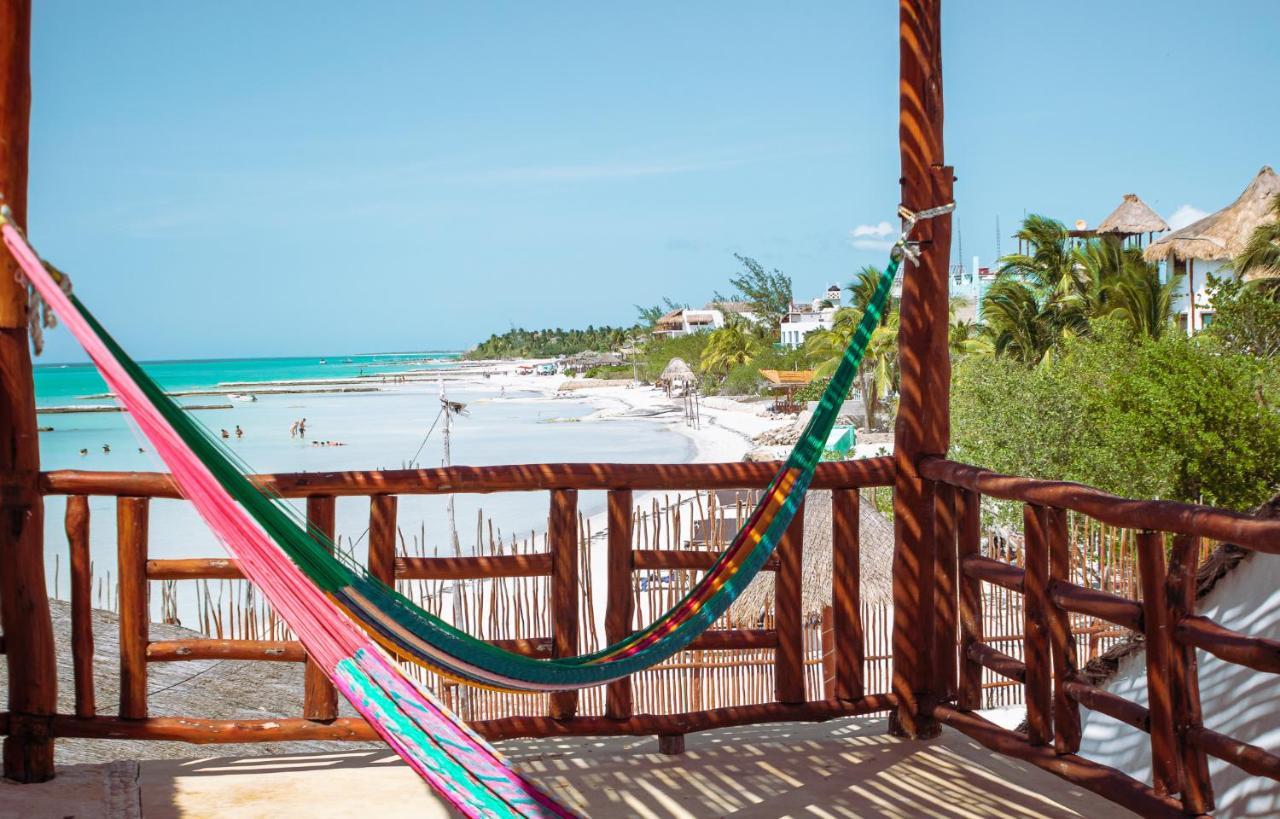 Golden Paradise Beachfront Isla Holbox Exterior photo