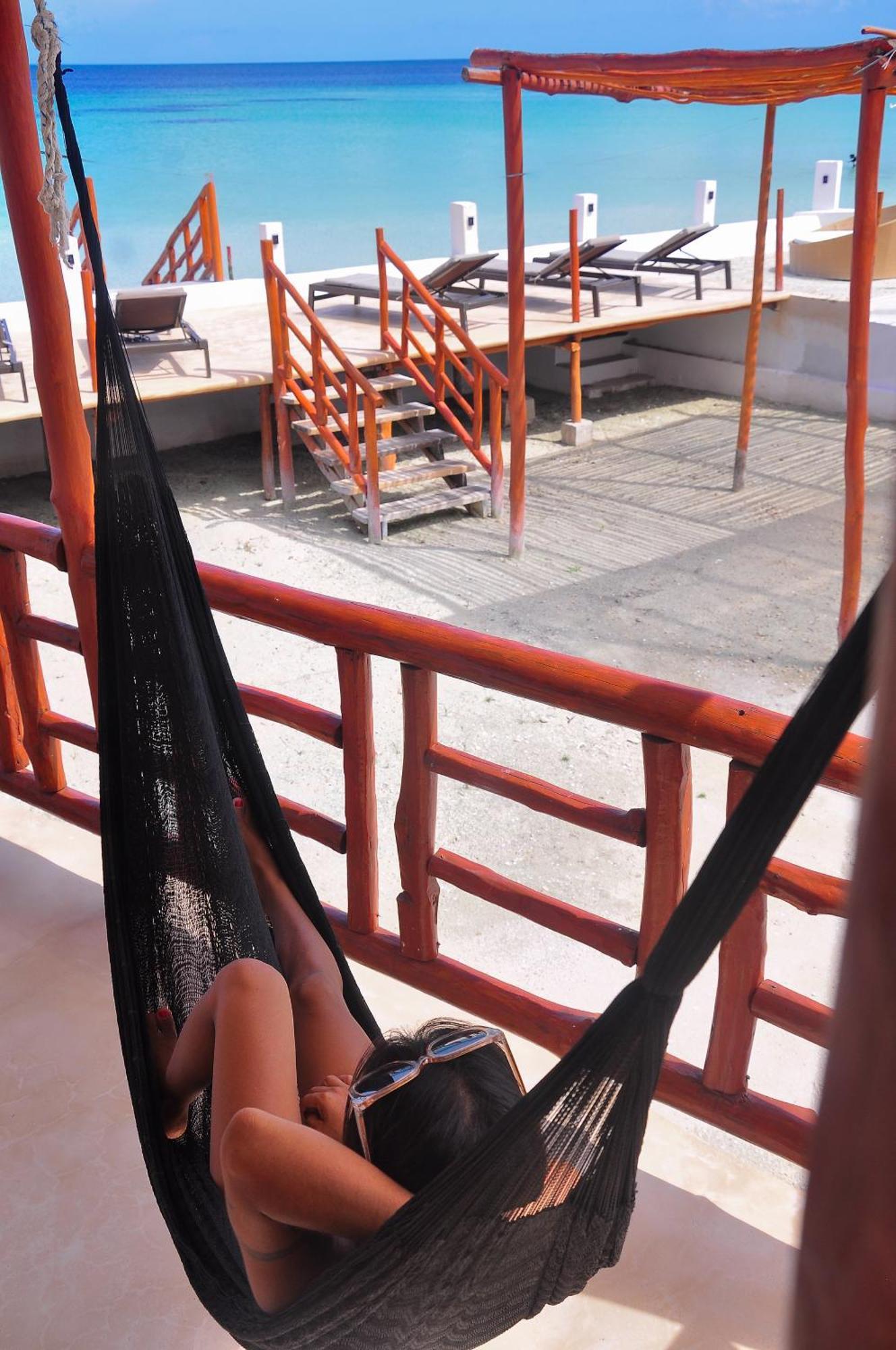 Golden Paradise Beachfront Isla Holbox Exterior photo