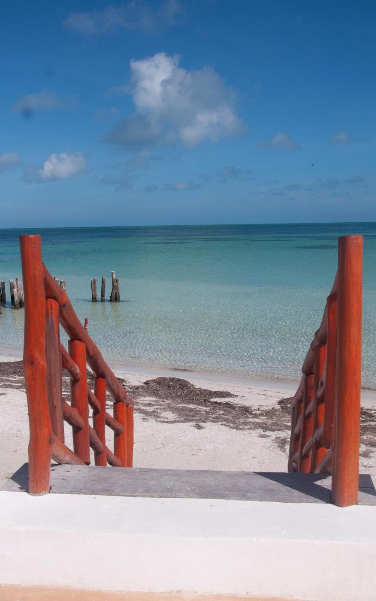 Golden Paradise Beachfront Isla Holbox Exterior photo