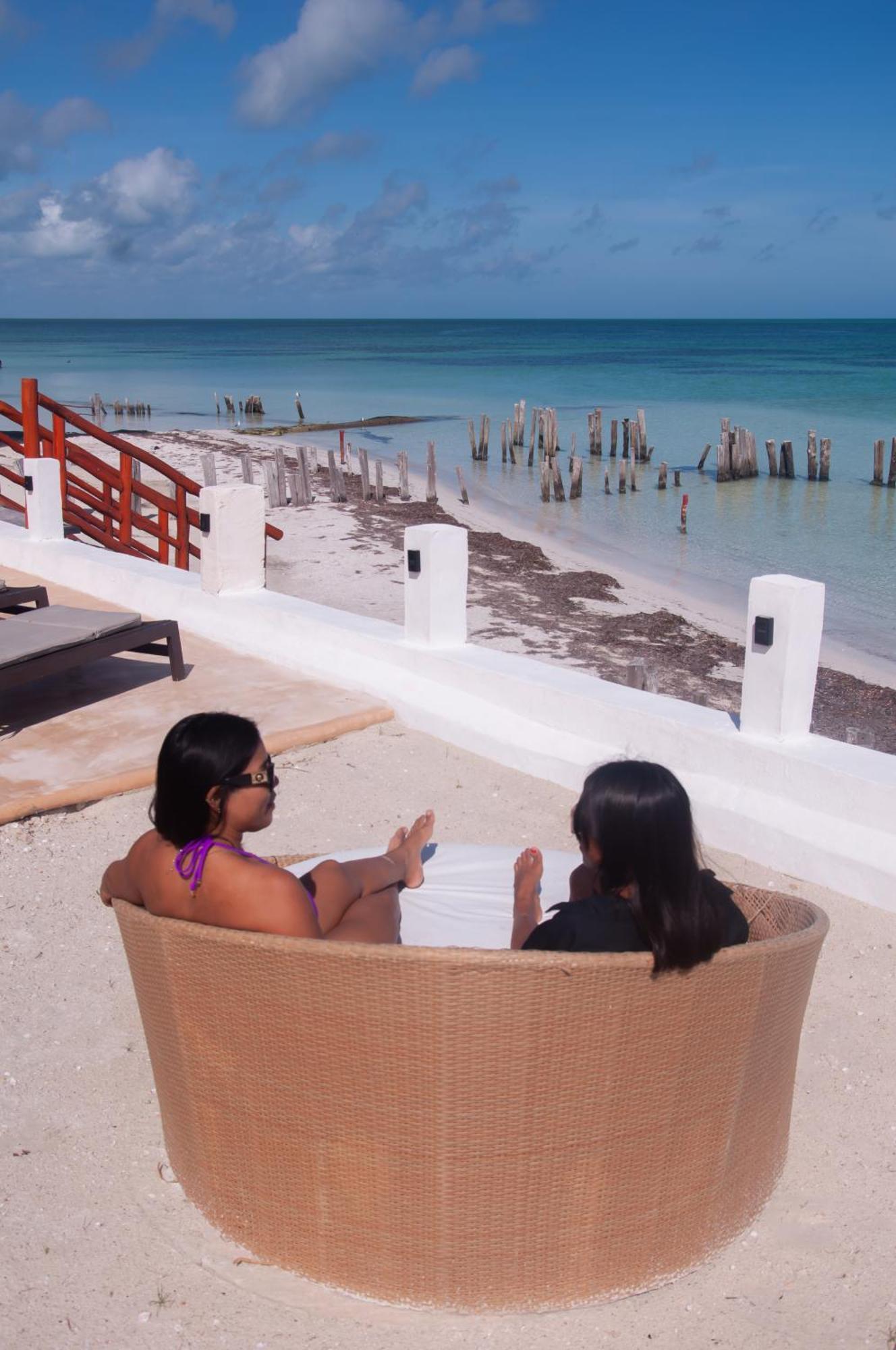 Golden Paradise Beachfront Isla Holbox Exterior photo