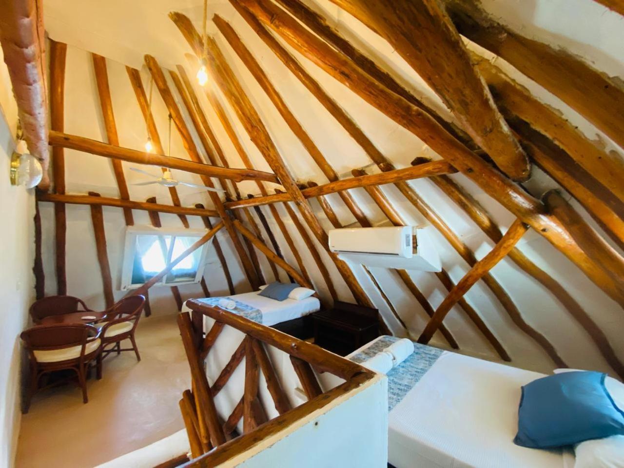 Golden Paradise Beachfront Isla Holbox Exterior photo