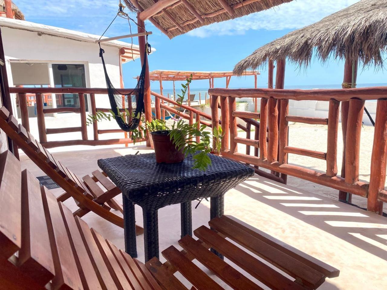 Golden Paradise Beachfront Isla Holbox Exterior photo